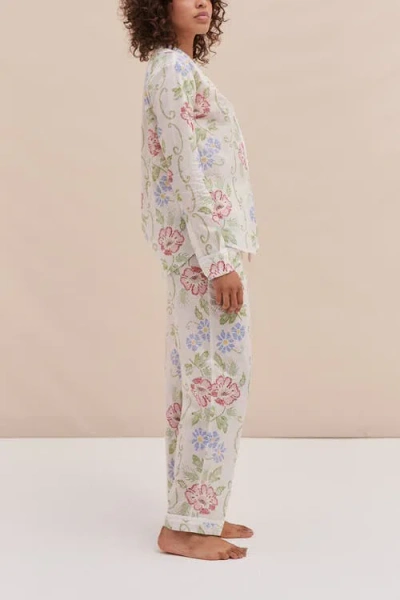 Desmond & Dempsey Long Pajama Set In Multi