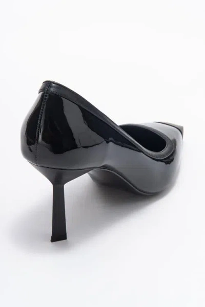 Prologue Shoes Rona Pointed Toe Pump In Black