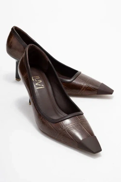 Prologue Shoes Rona Pointed Toe Pump In Multi