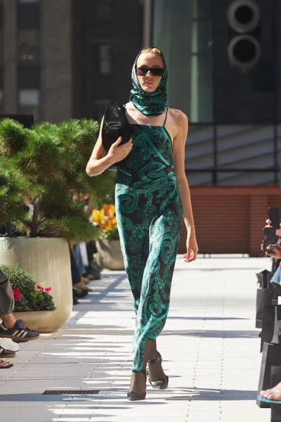 Monzlapur Silk Serpent Noir Scarf In Green