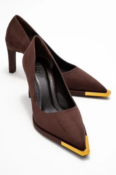Prologue Shoes Liora Pointed Toe Pump In Brown