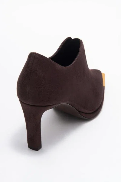 Prologue Shoes Niva Pointed Toe Pump In Brown