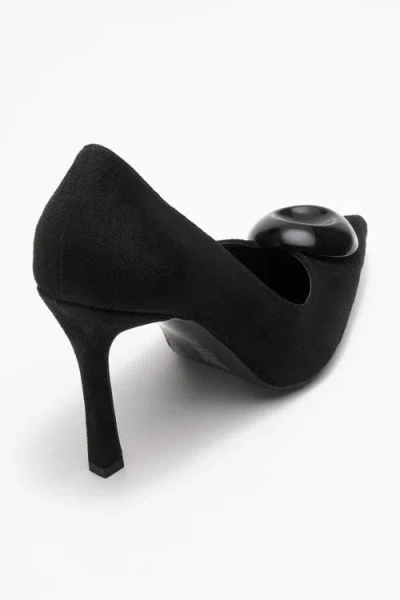 Prologue Shoes Jordana Pointed Toe Pump In Black