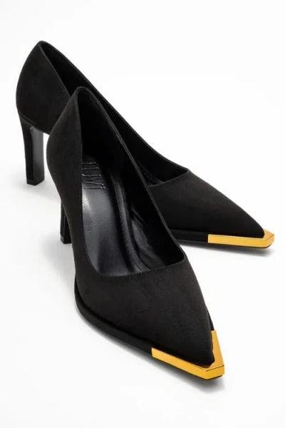 Prologue Shoes Liora Pointed Toe Pump In Black