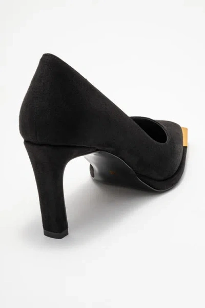 Prologue Shoes Liora Pointed Toe Pump In Black