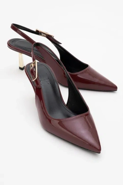 Prologue Shoes Arty Pointed Toe Slingback Pump In Burgundy