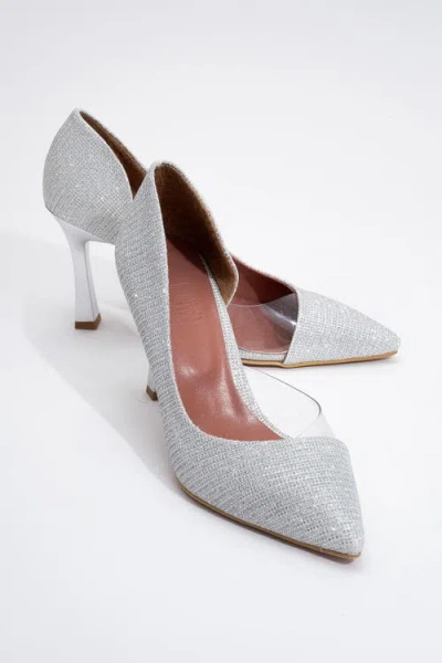 Prologue Shoes Ursula Pointed Toe Pump In Metallic