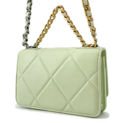 Pre-owned Chanel Light Green Quilting Chain/shoulder Wallet ()