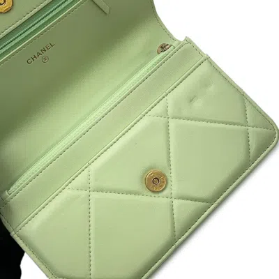 Pre-owned Chanel Light Green Quilting Chain/shoulder Wallet ()