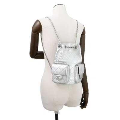 Pre-owned Chanel Matte Silver Metallic Leather Backpack ()