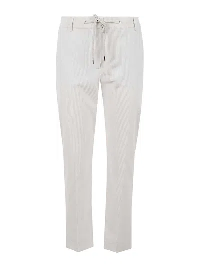 Eleventy Trousers In White