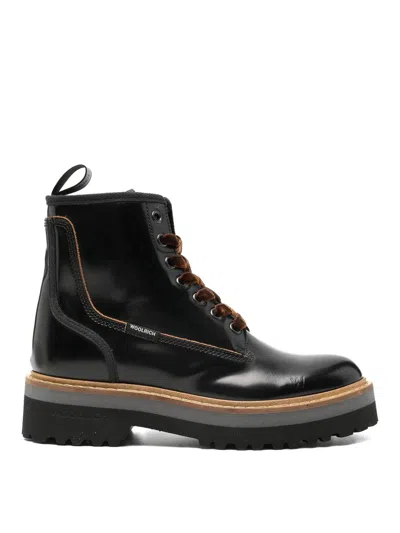 Woolrich Main Boot In Black