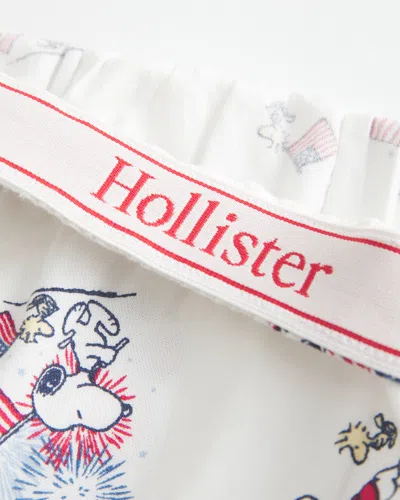 Hollister Snoopy Graphic Boxer Shorts In White