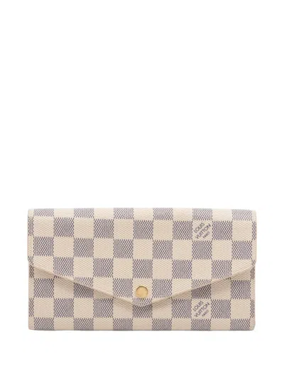 Pre-owned Louis Vuitton 2021-2025 Sarah Damier-pattern Wallet In Neutral