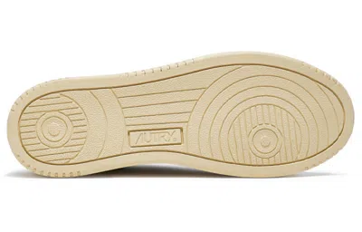 Autry (wmns)  Medalist Low Leather 'white Rust Cream'