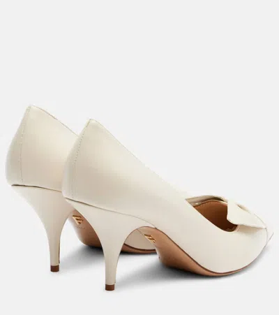 Ferragamo Gwen 70 Leather Pumps In White