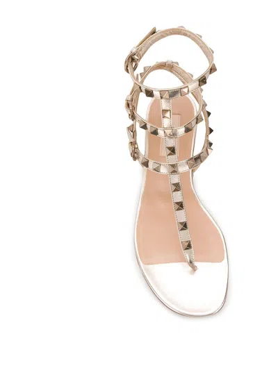 Valentino Rockstud Leather Thongs In Neutral