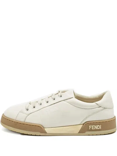 Pre-owned Fendi Leather Low-top Sneakers In White