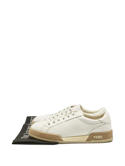 Pre-owned Fendi Leather Low-top Sneakers In White