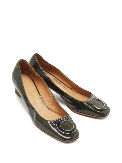 Pre-owned Ferragamo 1145340 Green In Black