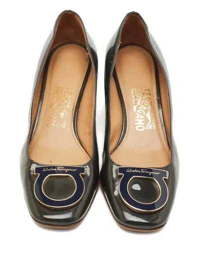 Pre-owned Ferragamo 1145340 Green In Black