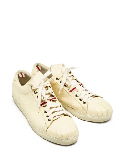 Pre-owned Alexander Mcqueen Leather Sneakers In Neutral
