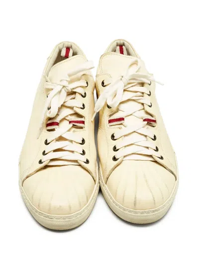 Pre-owned Alexander Mcqueen Leather Sneakers In Neutral