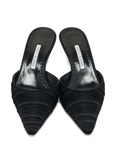 Pre-owned Manolo Blahnik 42 Carolynemu Pleated Detail Mules (11 Cm) In Black