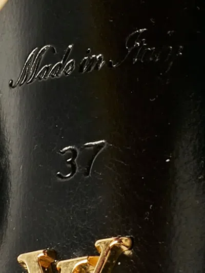 Pre-owned Louis Vuitton Ruffle Square-toe Pumps In Black