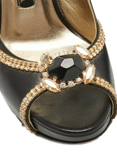 Pre-owned Gina Open-toe Leather Sandals In Black