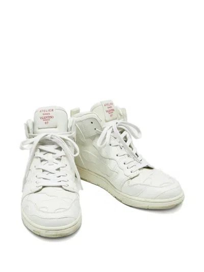 Pre-owned Valentino Garavani Leather High-top Sneakers In White