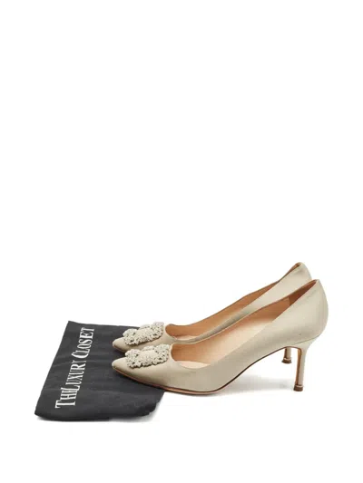 Pre-owned Manolo Blahnik Hangisi Crystal-embellished Pumps In Gray