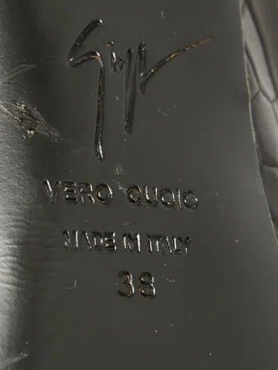 Pre-owned Giuseppe Zanotti Vintage Peep-toe Pumps In Black