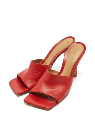 Pre-owned Bottega Veneta Square-toe Leather Sandals In Red
