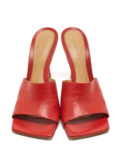 Pre-owned Bottega Veneta Square-toe Leather Sandals In Red