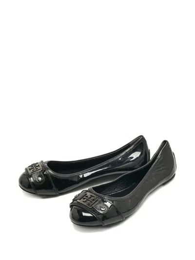 Pre-owned Tory Burch Patent-leather Logo Ballet Flats In Black
