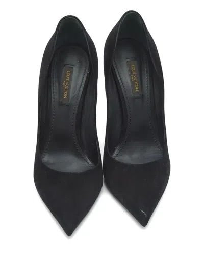 Pre-owned Louis Vuitton Pointed-toe Suede Pumps In Black