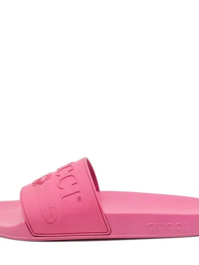 Pre-owned Gucci Logo-embossed Rubber Slides In Pink