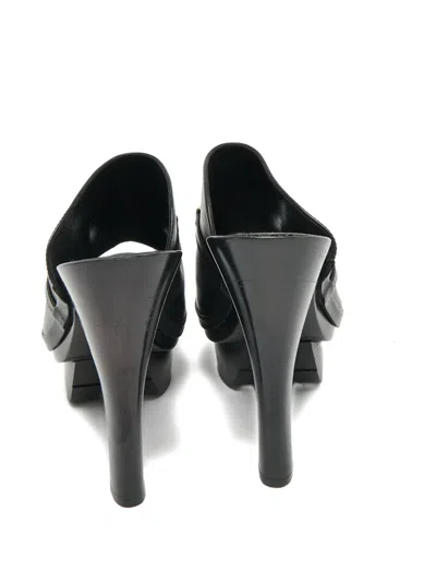 Pre-owned Versace Insignia Leather Slide Sandals In Black