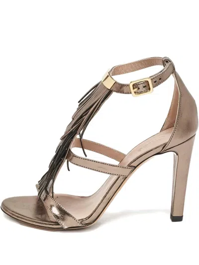 Pre-owned Chloé 95mm Fringe Leather Sandals In Gold