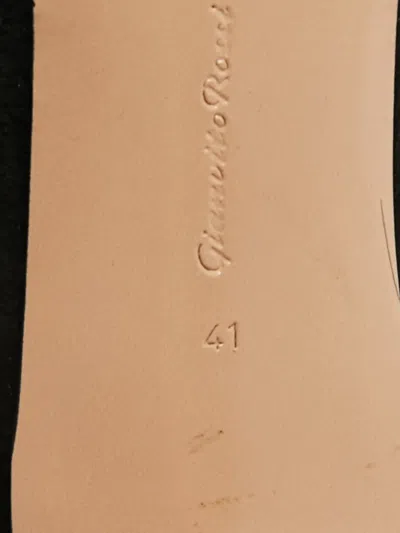 Pre-owned Gianvito Rossi Gianvito Pointed-toe Heel Pumps In Black