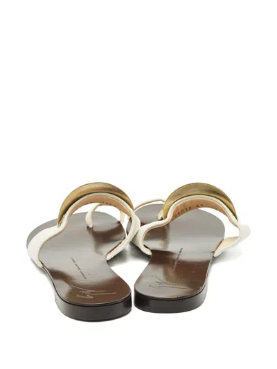 Pre-owned Giuseppe Zanotti Vintage Toe-ring Leather Sandals In White