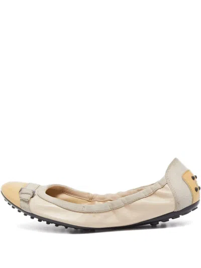 Pre-owned Tod's Vintage  Buckle-detail Ballet Flats In Neutral