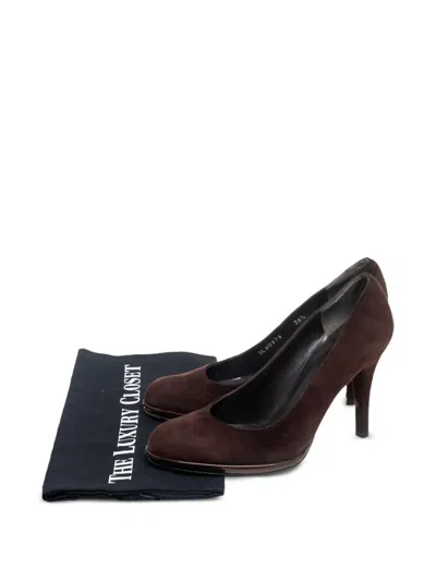Pre-owned Stuart Weitzman Suede Round-toe Pumps In Brown