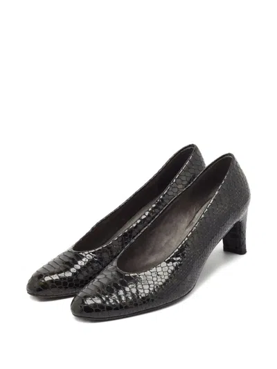 Pre-owned Stuart Weitzman 95mm Embossed Leather Pumps In Black