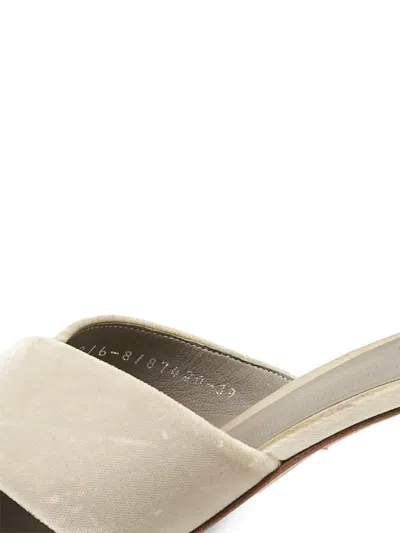 Pre-owned Gina 1144856 Grey In Neutral