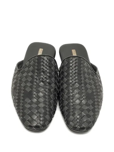 Pre-owned Bottega Veneta Tubolare Intrecciato Leather Mules In Black