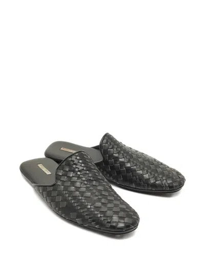 Pre-owned Bottega Veneta Tubolare Intrecciato Leather Mules In Black