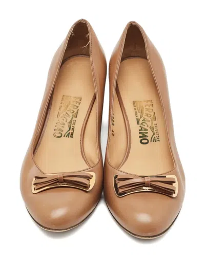 Pre-owned Ferragamo Vara Bow Leather Pumps In Brown