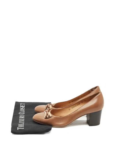 Pre-owned Ferragamo Vara Bow Leather Pumps In Brown